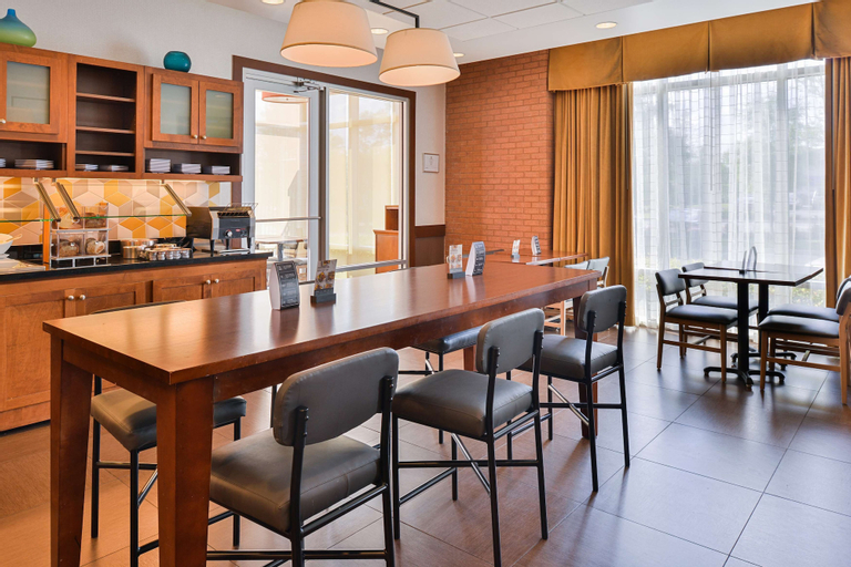 Food & Drinks 5, Hyatt Place Chesapeake, Chesapeake
