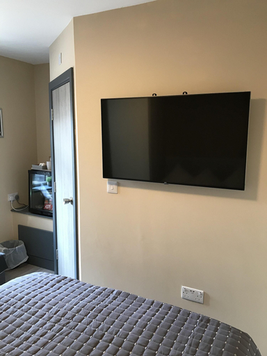 Bedroom 5, The Lord Grey Hotel, Lincolnshire