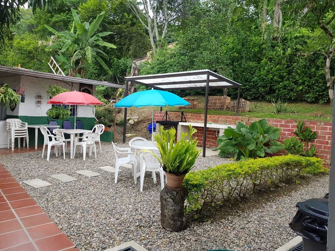 Others 5, Finca el prado, La Mesa