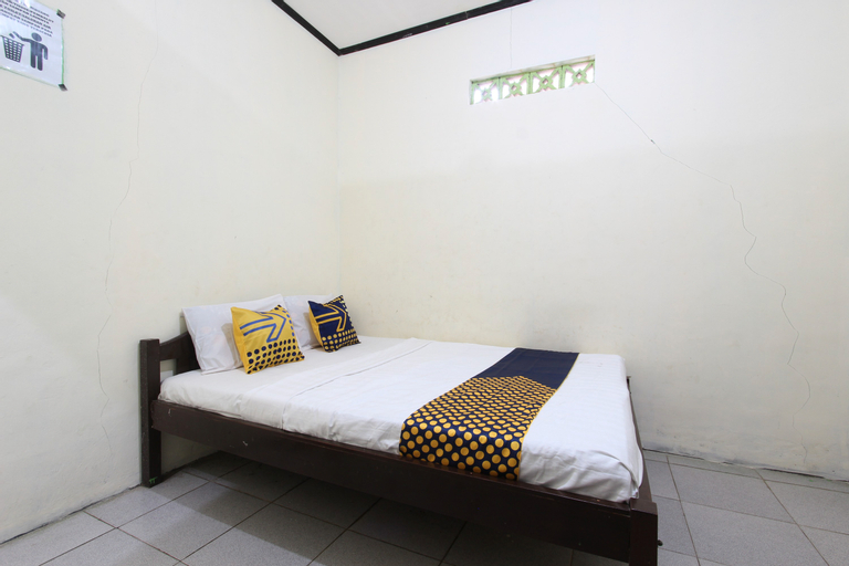 Bedroom 2, SPOT ON 92231 Penginapan Tanjung Alang Syariah, Makassar