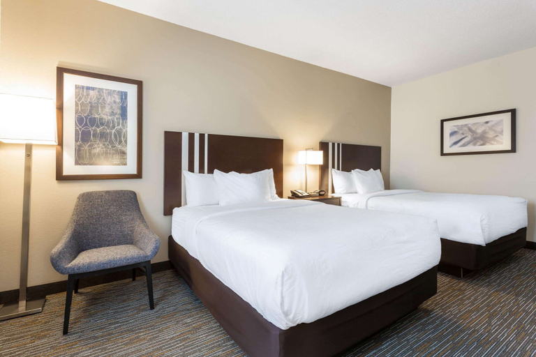 Bedroom 2, Wingate by Wyndham Gurnee, Lake