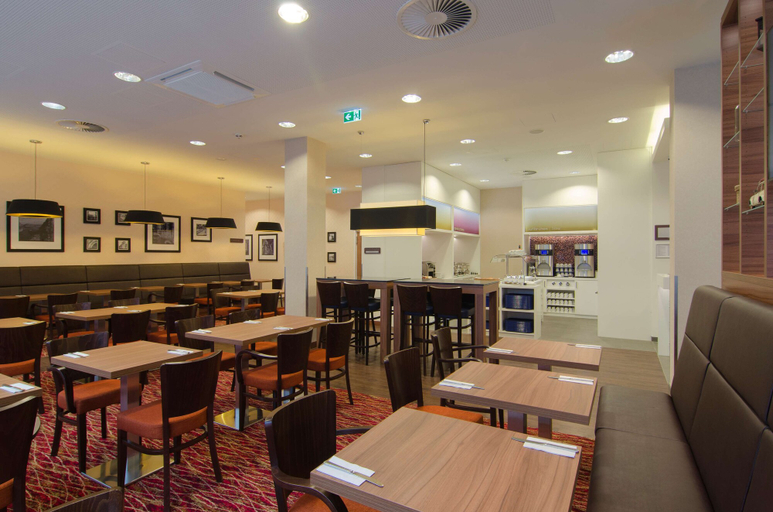 Food & Drinks 2, Hampton by Hilton Nuremberg City Centre, Nürnberg