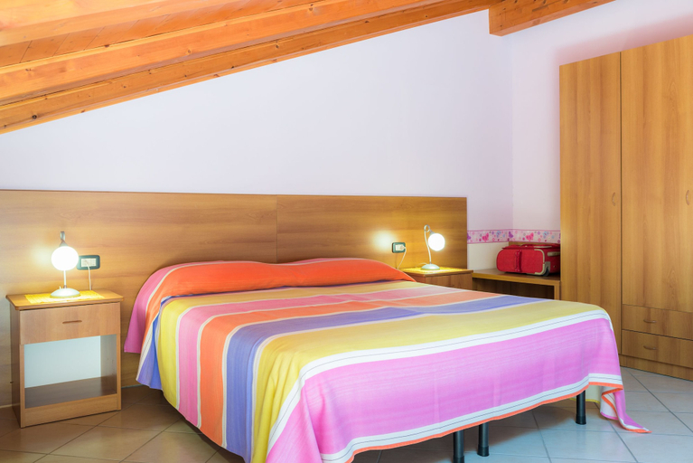 Bedroom 4, B&B Il Girasole, Salerno