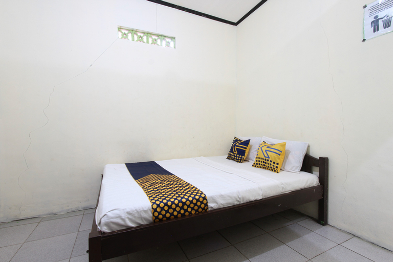 Bedroom 3, SPOT ON 92231 Penginapan Tanjung Alang Syariah, Makassar
