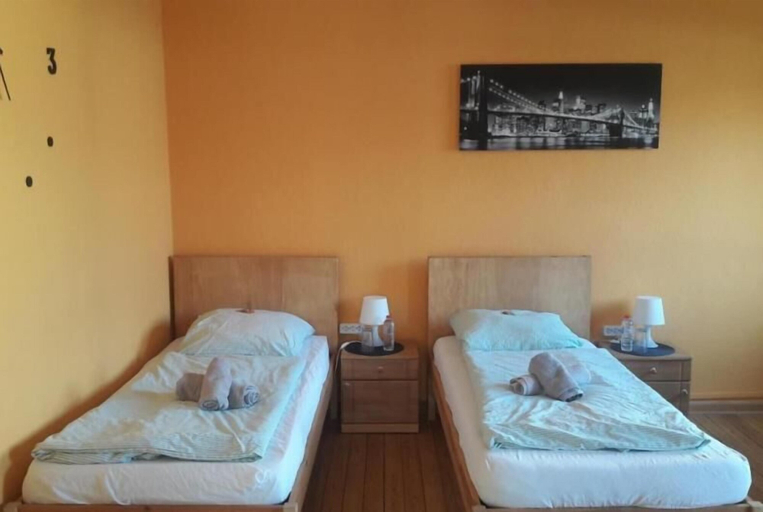 Bedroom 4, A&S Ferienwohnungen Roonstraße 7, Bonn