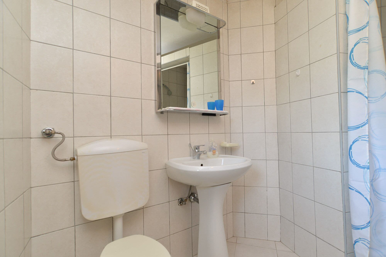 Bathroom 3, Apartments Elsa 534, Pula