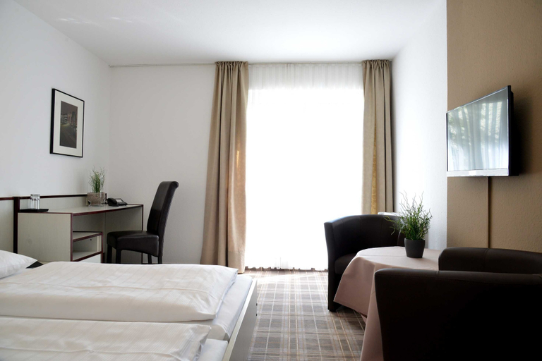 Bedroom 3, Arnimsruh Hotel Garni, Lübeck