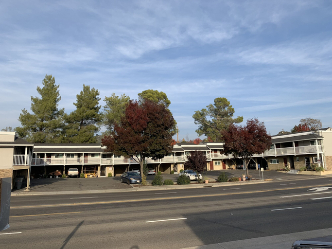 Exterior & Views 2, Elmwood Motel, Placer