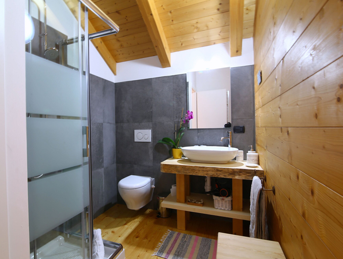 Bathroom 5, Activity B&B, Trento