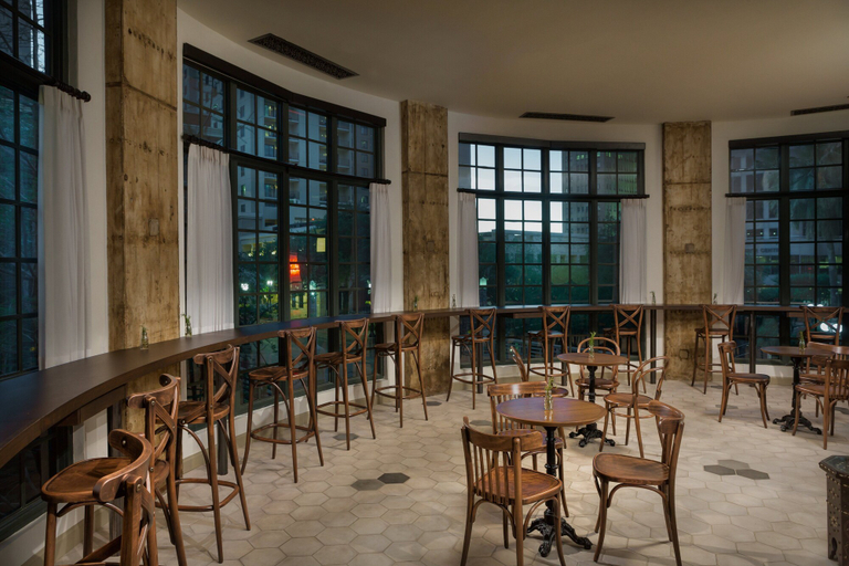 Food & Drinks 5, Hotel Valencia Riverwalk, Bexar