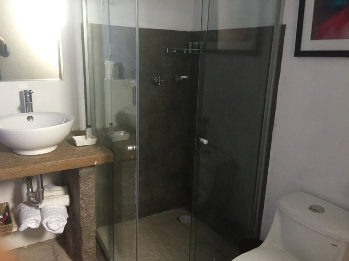 Bathroom 4, Casa Lavanda, Allende