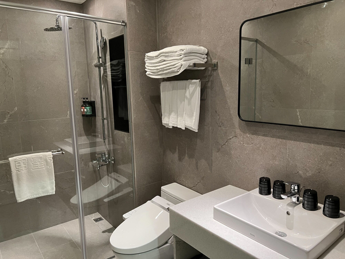 Bathroom 4, Saint Hostel, Yulin
