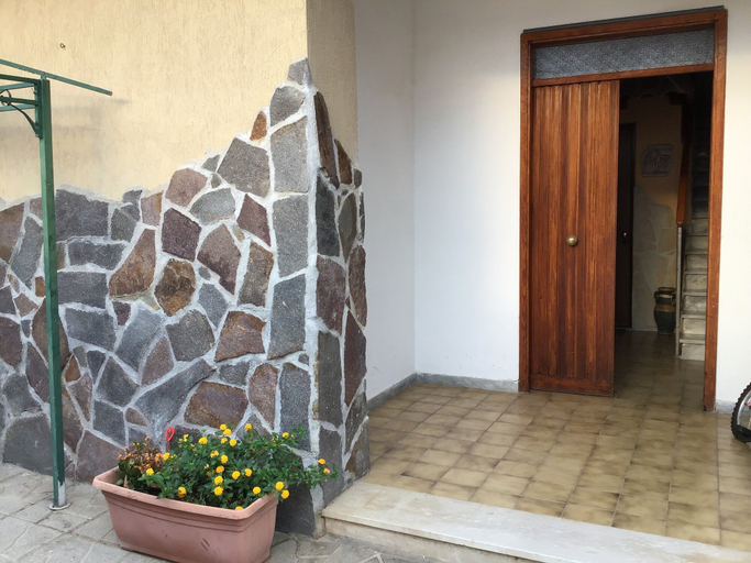 Exterior & Views 2, Achirina Bed and Breakfast, Latina