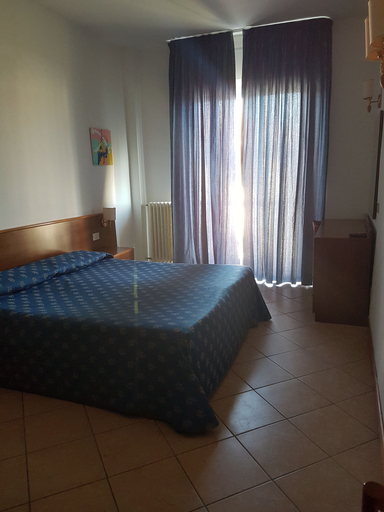 Bedroom 5, Kristall, Imperia