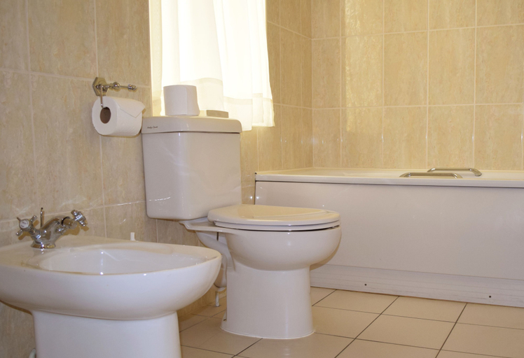 Bathroom 5, The Sefton, Douglas