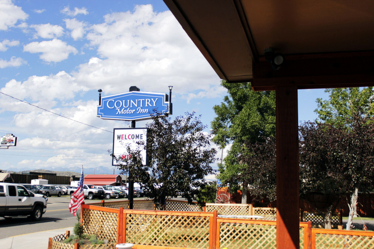 Others 5, Country Motor Inn, Park