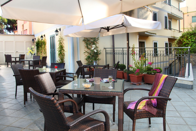 Food & Drinks 5, Alessandrino, Rome