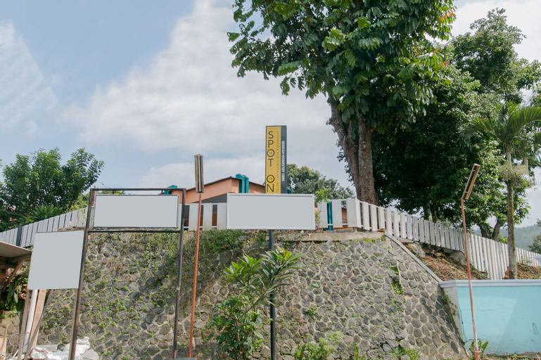 Exterior & Views 2, SPOT ON 1899 Berkah Homestay, Sukabumi