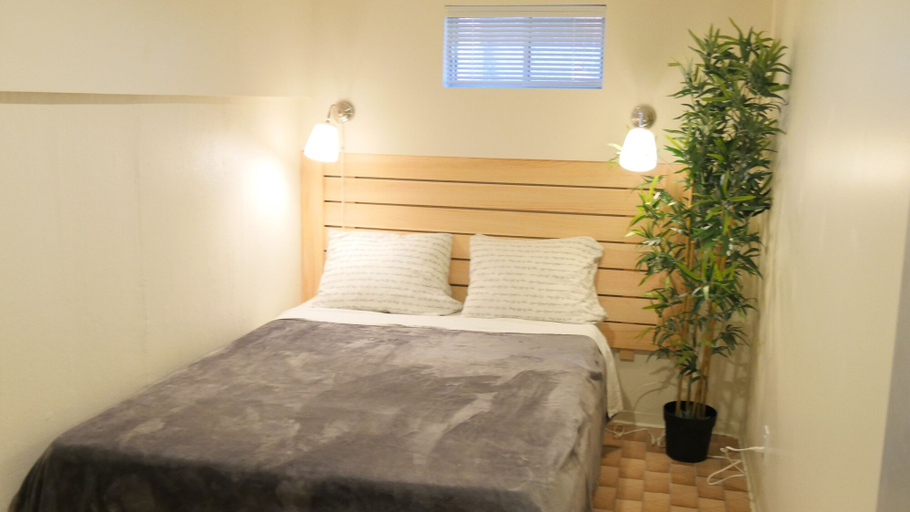 Bedroom 2, Richview Gardens Apartment, Toronto