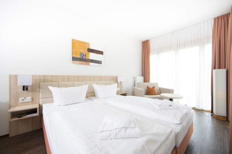 Bedroom 2, Hotel Saxenhof der Rhöner Botschaft, Wartburgkreis