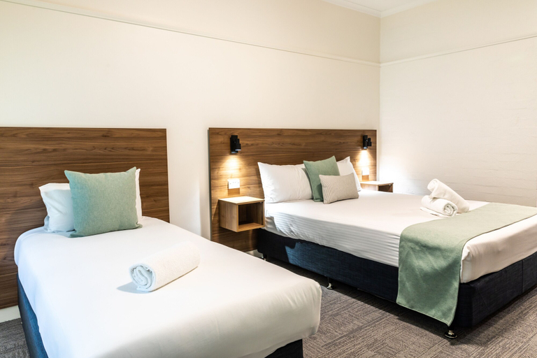 Bedroom 3, Salisbury Hotel, Nathan