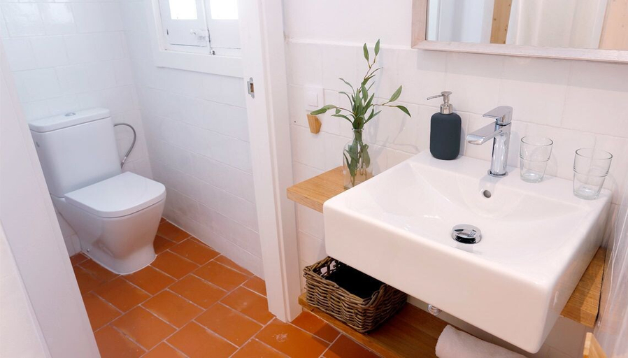 Bathroom 5, Hostal Ses Negres, Girona