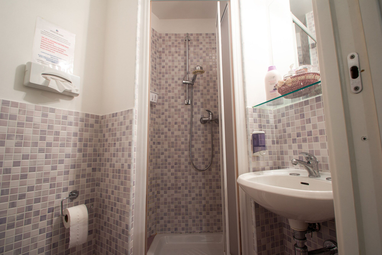 Bathroom 5, B&B Patrizio, Ascoli Piceno