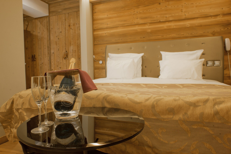 Bedroom 2, Chamois d'Or Hotel & Spa, Haute-Savoie