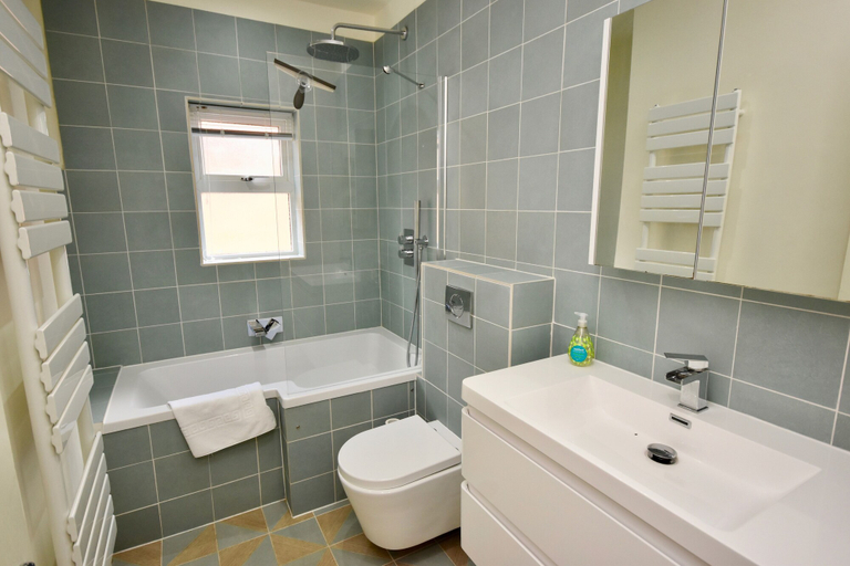 Bathroom, Blackberry Cottage, Isle of Wight