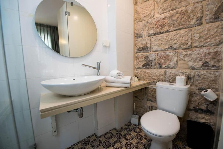 Bathroom 5, Jerusalem Inn