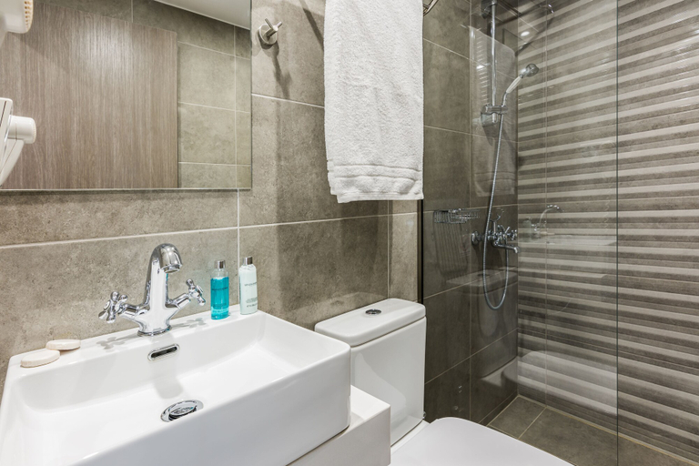 Bathroom 4, Sisi Breeze Hotel, Crete