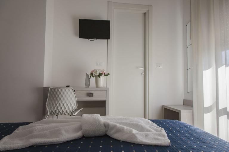 Bedroom 4, Hotel Concorde, Rimini