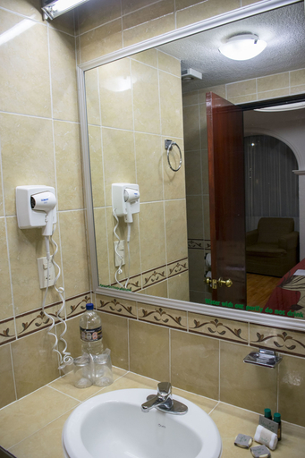 Bathroom 5, Hotel Don Miguel, Zacatecas