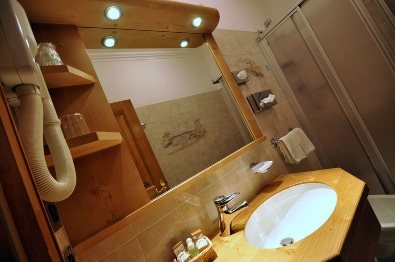 Bathroom 4, Hotel Al Forte, Belluno