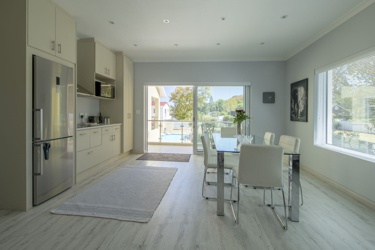 Others 5, Superior 4-star-apartment Graded by Aa and Tgcsa Close to Constantia Wineroute, City of Cape Town