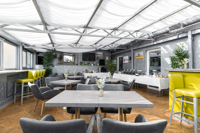 Food & Drinks 4, 3 MostA Hotel, Sankt-Peterburg gorsovet