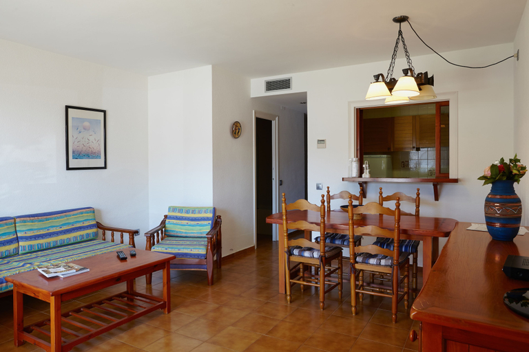 Food & Drinks, Apartaments Les Dunes, Girona