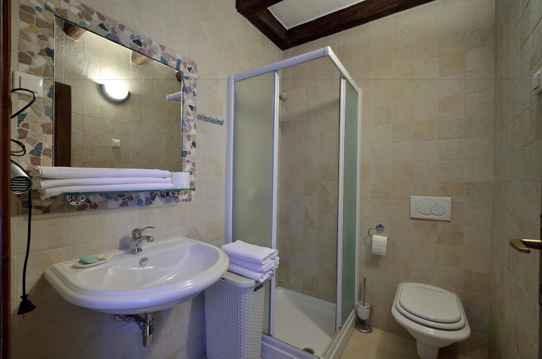 Bathroom 5, Traditional Stone House, Buzet