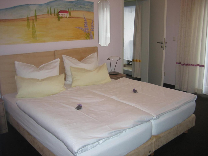 Bedroom 4, Frühstückspension Lavendel, Rosenheim