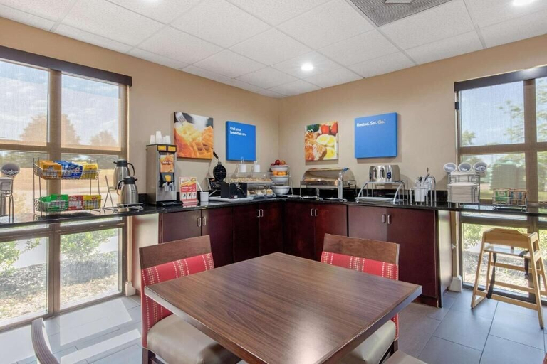 Food & Drinks 5, Comfort Inn Horn Lake - Southhaven, Desoto