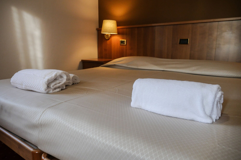 Bedroom 3, Villanova Hotel, Verona