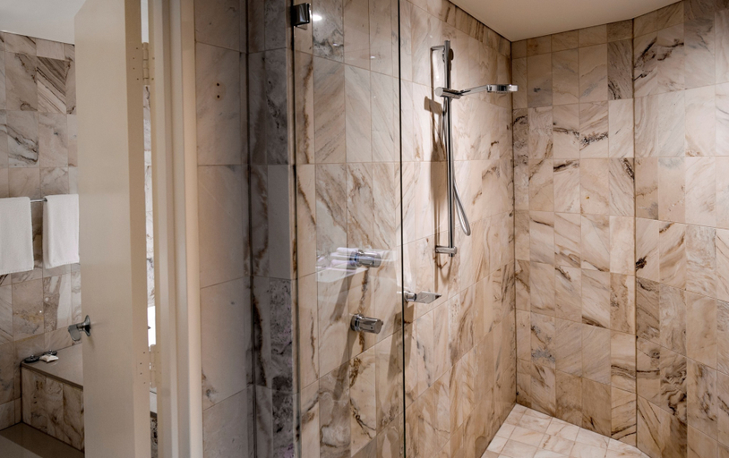 Bathroom 5, Hilton Darwin, Darwin