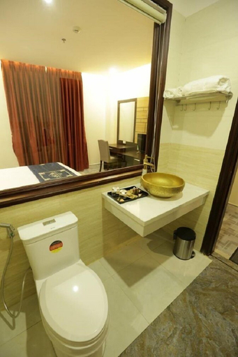 Bathroom 4, Tuong Minh Hotel, Đồng Hới