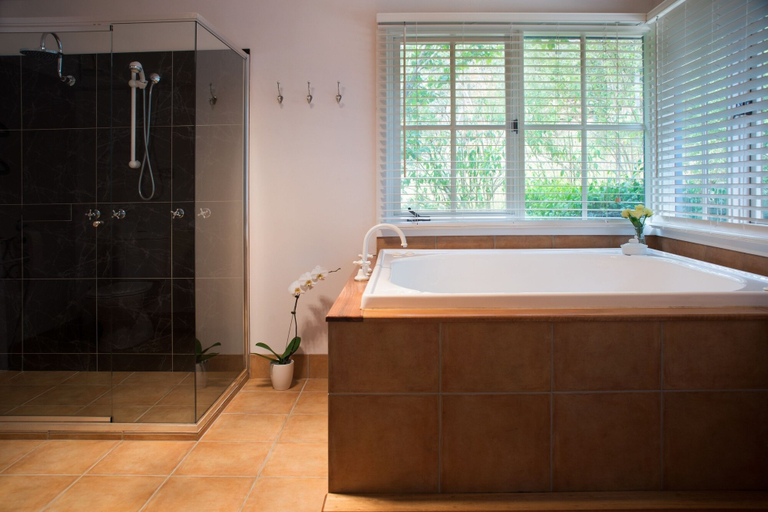 Bathroom, French Cottage, Hepburn - East