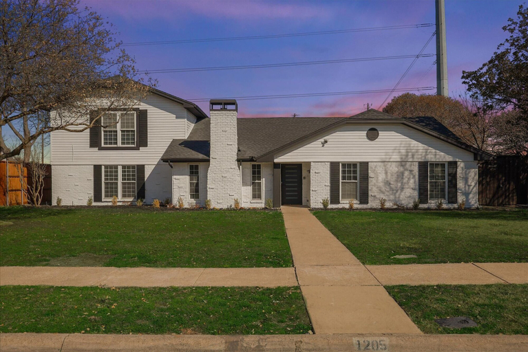 Exterior & Views 2, Hillsdale, Dallas