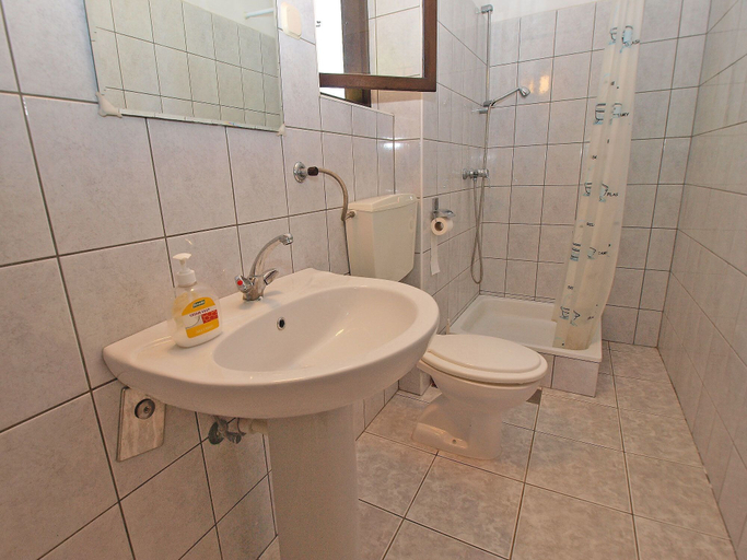Bathroom, Apartment 1095, Pula