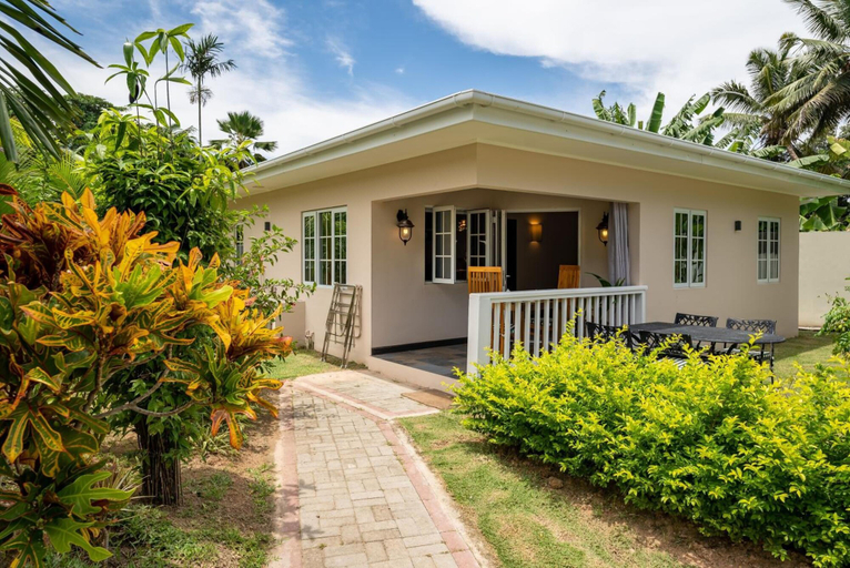 Exterior & Views, Felicie Cottage & Residence