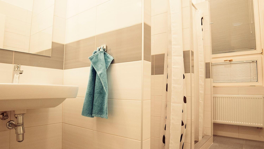 Bathroom 5, Hostel Folks, Bratislava I