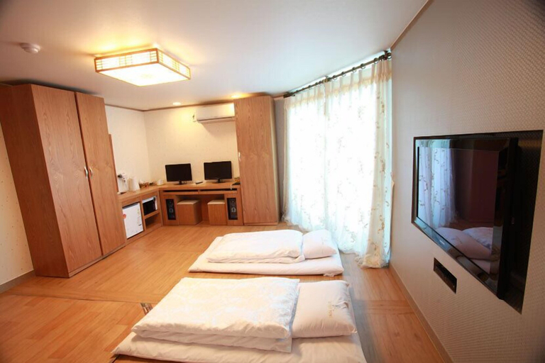 Bedroom 5, La Nuit Hotel, Jeonju