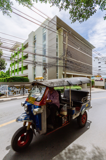 Exterior & Views 2, Siamaze Hostel, Din Dang